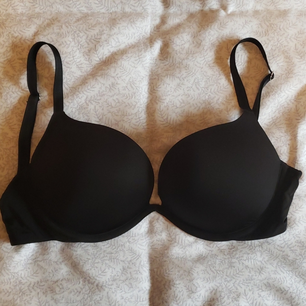 32DD Victoria Secret Bra